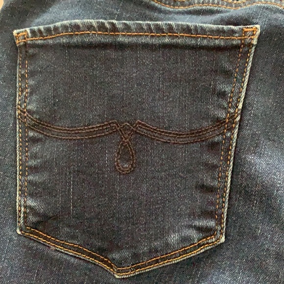 👖HP🎉LUCKY BRAND JEANS👖 - Picture 9 of 12